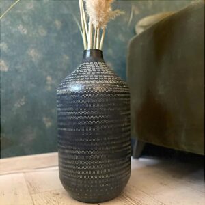 Fém váza 3-Photoroom